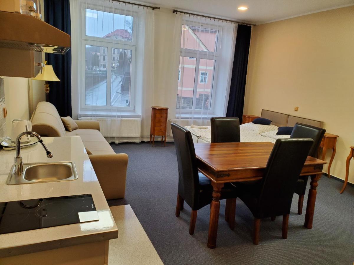 Hotel Koruna Penzion Teplice nad Metují 외부 사진