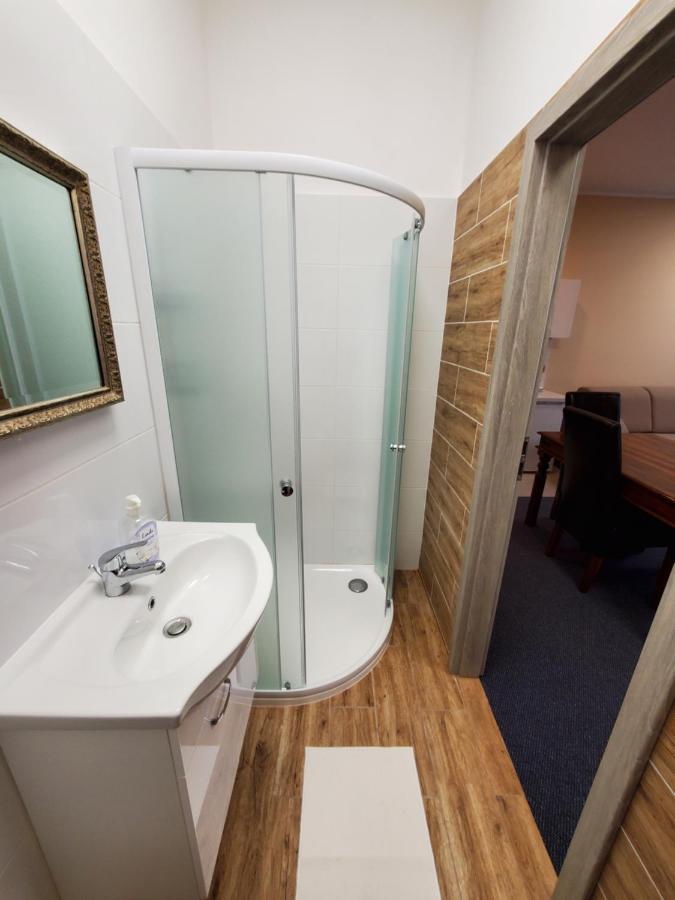 Hotel Koruna Penzion Teplice nad Metují 외부 사진