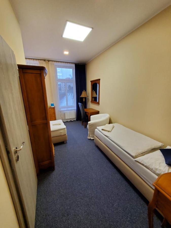 Hotel Koruna Penzion Teplice nad Metují 외부 사진